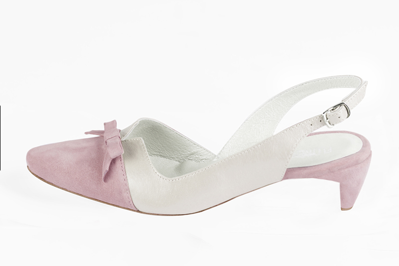 Light pink and pure white women's open back shoes, with a knot. Round toe. Low comma heels. Profile view - Florence KOOIJMAN
